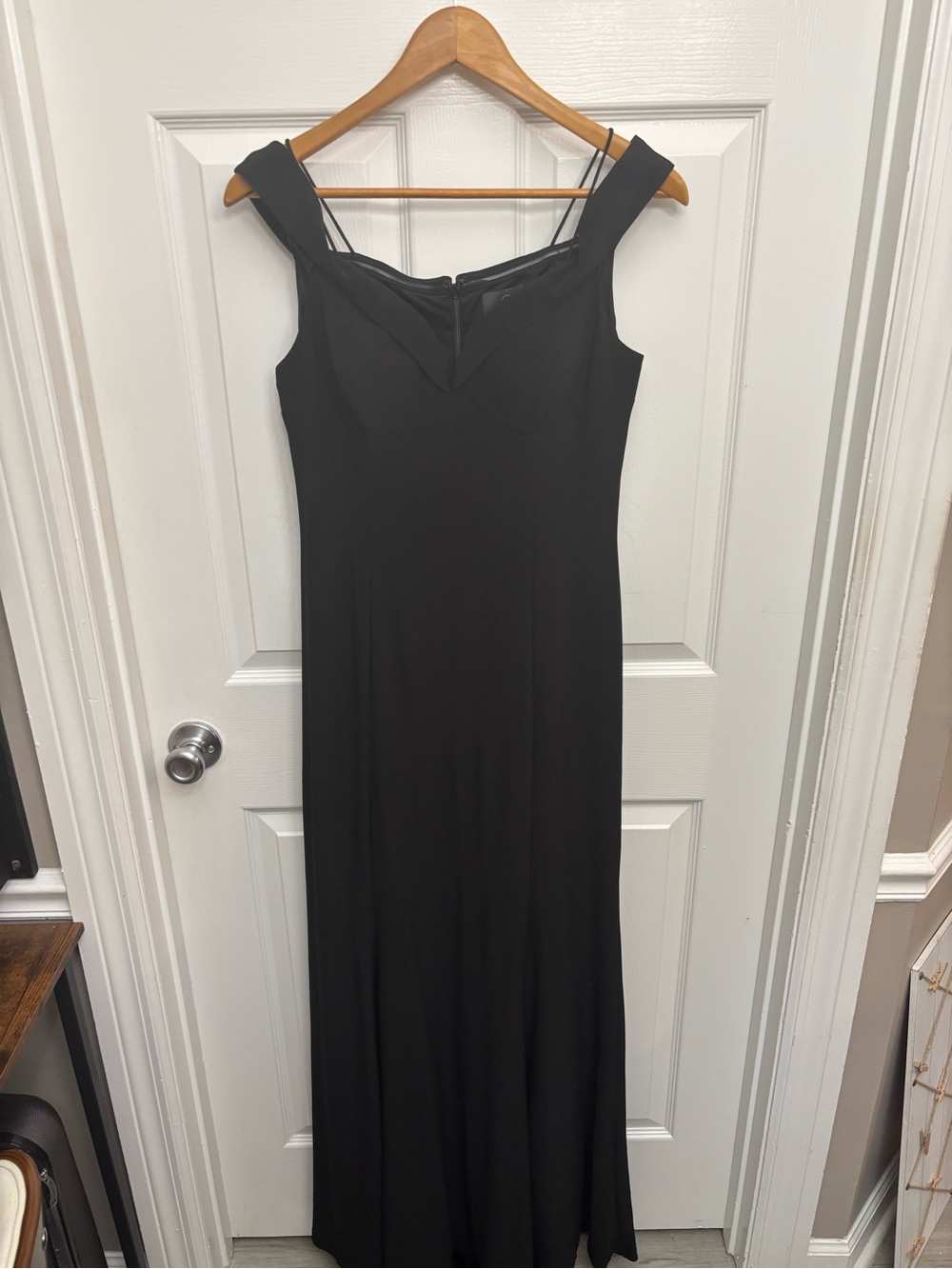 Adrianna Papell Elegant Special Occasion Black Off-Shoulder Maxi Dress w/Train